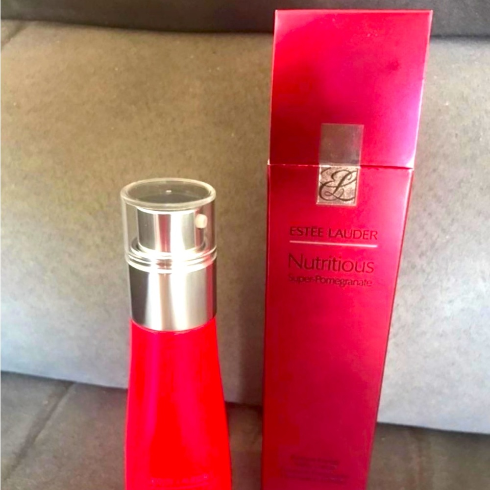 3.4 ozs Estee Lauder Nutritous Milky Lot.